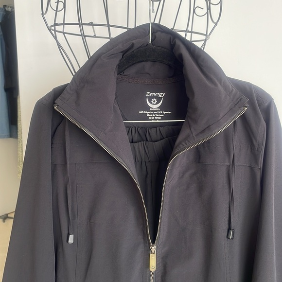 ZENERGY 2 PC BLACK TRAVEL SET - Picture 2 of 12